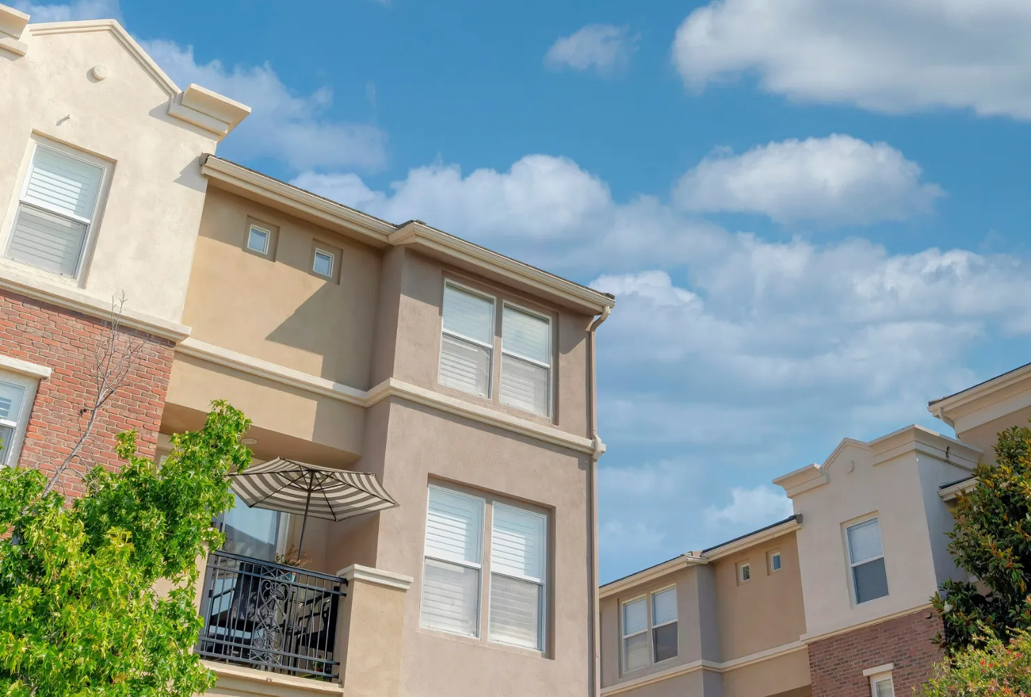 HOA exterior painting project on multi-story townhome buildings completed by Best Painting LA